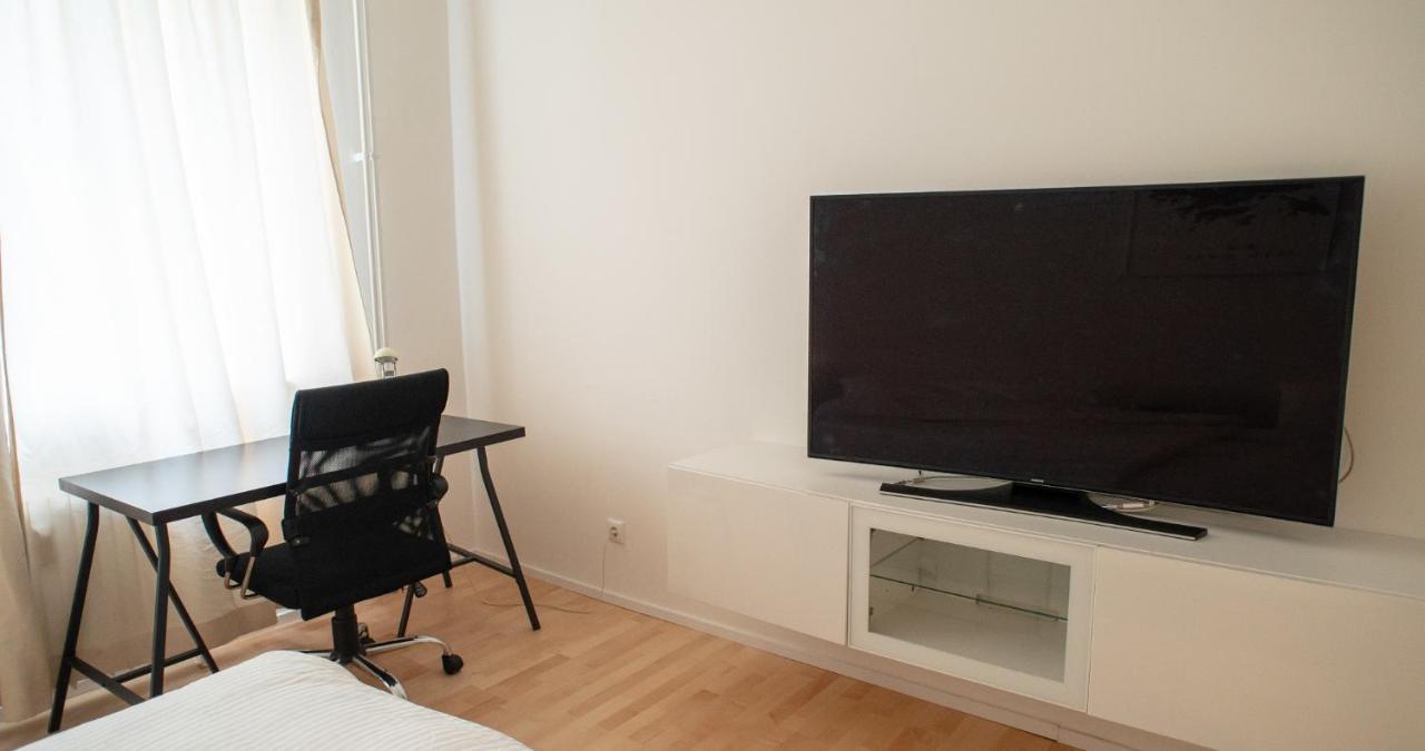 Cozy And Fully Equiped At Ku'damm * Berlino